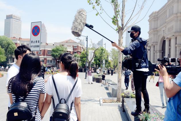 魏晨迎战收音师新职业上演天津大暴走