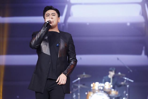 朱孝天回来了!领衔新乐队香港红磡体育馆唱新曲