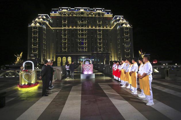 《鲜厨当道》 在澳门巴黎人酒店进行外景拍摄