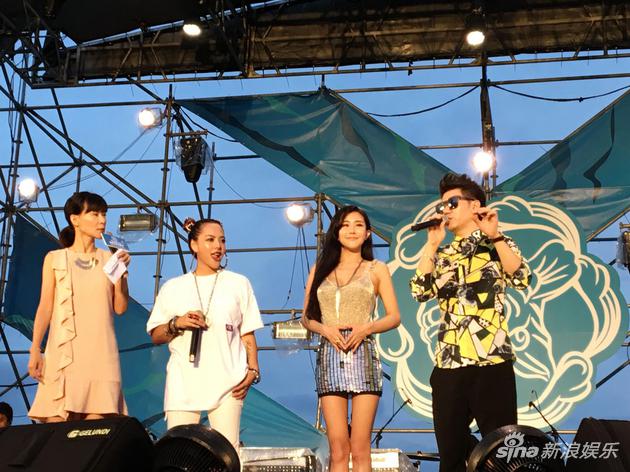 张暖雅与同门亮相海岛音乐季