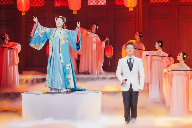 于毅雷佳忘情演唱