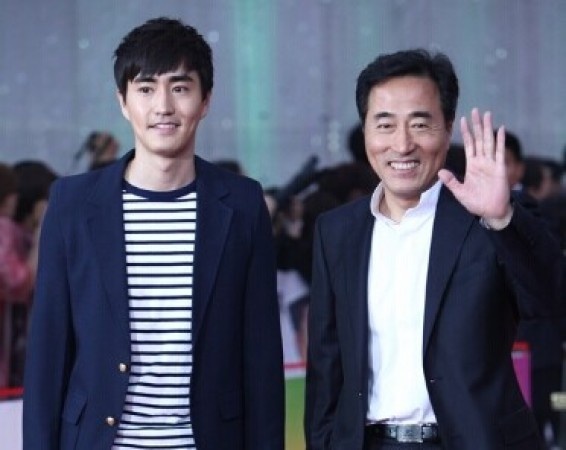 早前闫妮受访时曾透露,邹元清原来在国外上学,突然回来表示想考表演.