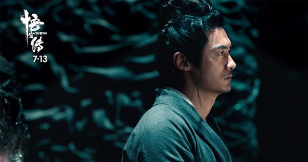 战神杨戬心事重重 神情难以琢磨