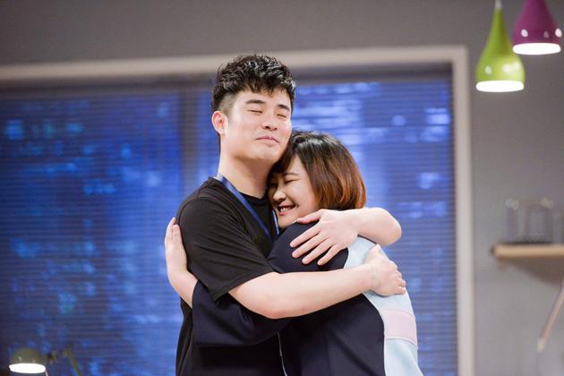 陈赫贾玲甜蜜剧照 狂撒“狗粮”