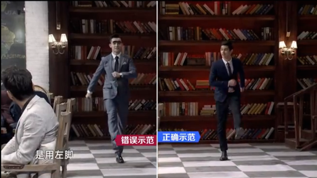 阿克毛展示俄罗斯正步