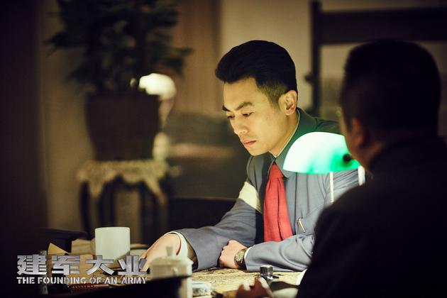 电影《建军大业》朱亚文揣摩人物心理状态