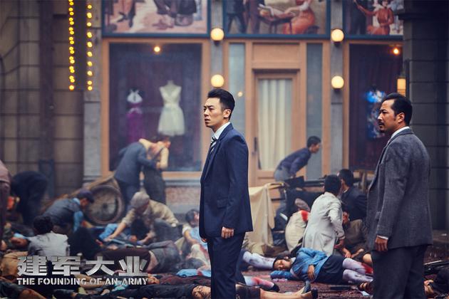 电影《建军大业》朱亚文再现伟人成长历程
