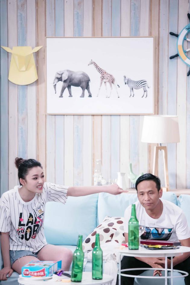 宋小宝林允同台 笑料不断