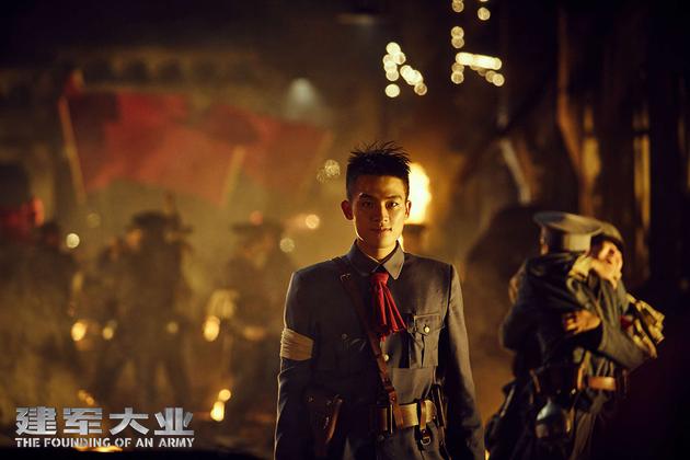 电影《建军大业》叶挺在南昌起义中