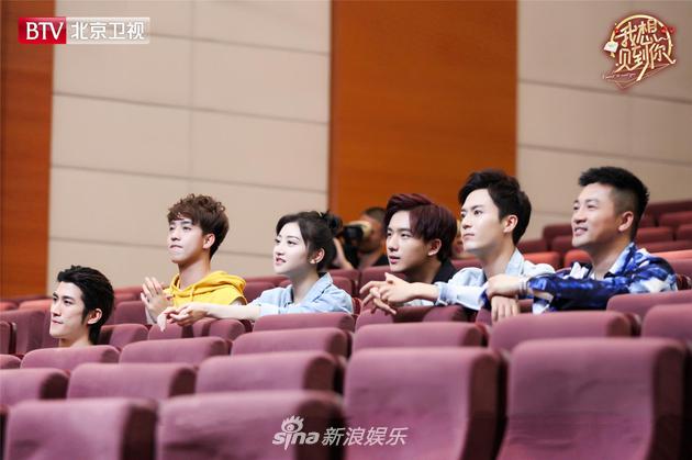 《我想见到你》马闻远观看训导员演出
