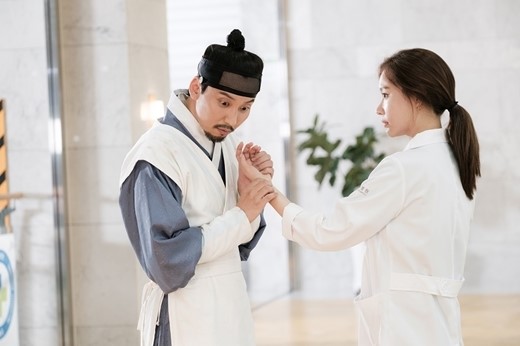 tvN《名不虚传》剧照曝光 金南佶金雅中出演|金雅中|金南佶|名不虚传_新浪娱乐_新浪网