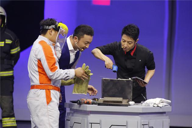 小尼小撒验证虾是否烤熟