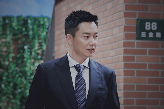 刘奕君做客《开心剧乐部》机智逗萌