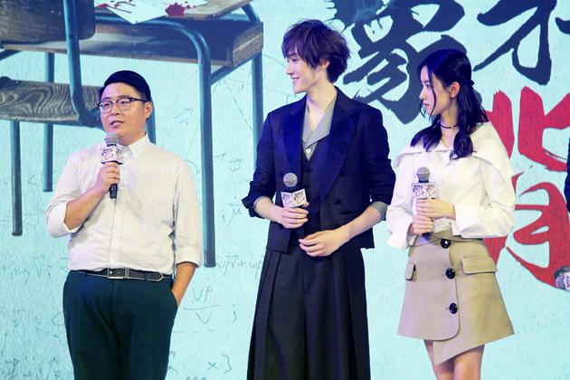 郝劭文现场接受采访