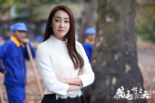 高姝瑶饰杨雪高姝瑶剧照高姝瑶《鸡毛飞上天》《鸡毛飞上天》剧照新浪