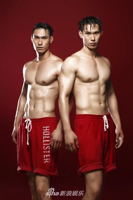 曾因《全员加速中》“猎人”角色而被观众熟知的双胞胎兄弟施海疆、施海煌