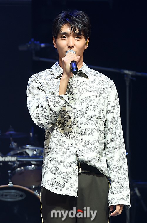 ftisland崔钟训宣布与孙妍在分手恋爱4个月告终