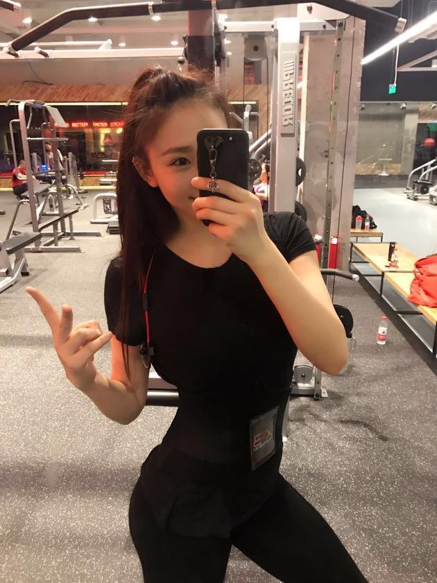 主播薇薇安我想一直唱唱进工体真实模样曝光