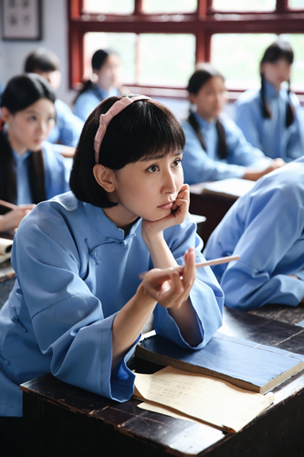 胡静穿越法国拍摄向警予用心塑造革命先驱