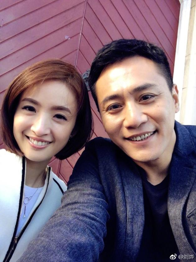 刘烨晒与林依晨自拍