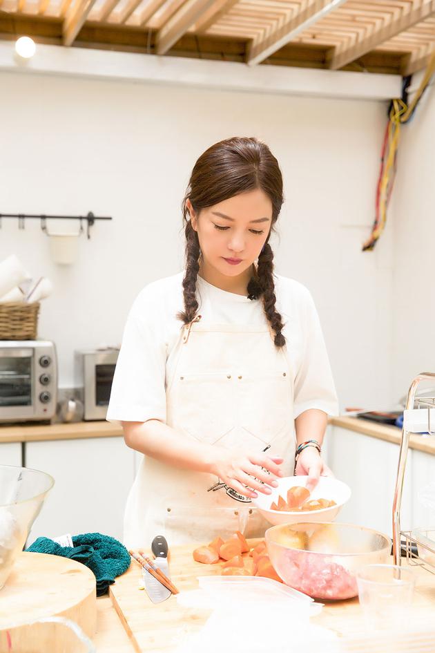 赵薇厨房备餐
