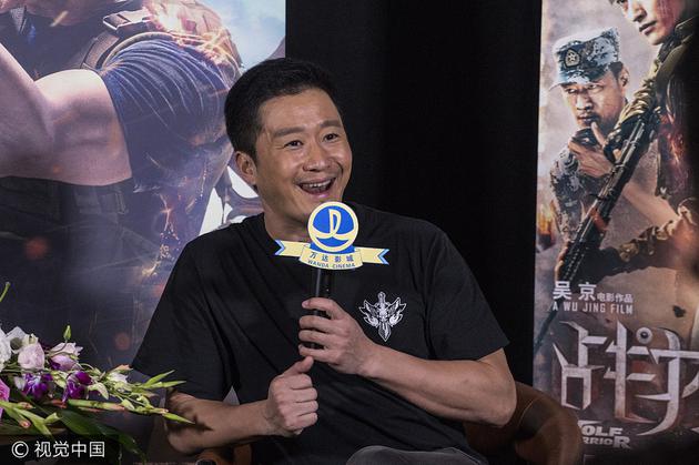 组图：吴京携《战狼2》抵达安徽宣传 回应