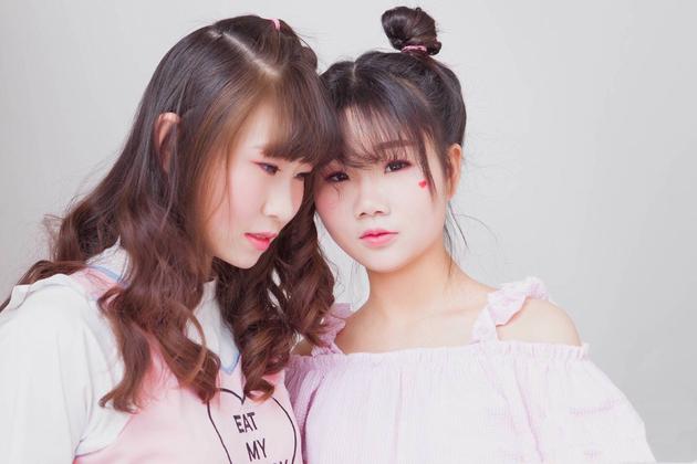 留下的两位成员