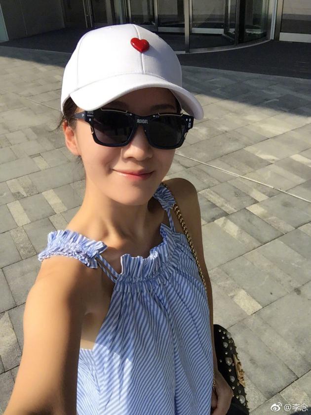 确定不再关注此人吗 确定取消 新浪娱乐讯 8月10日,辣妈李念[微博]晒