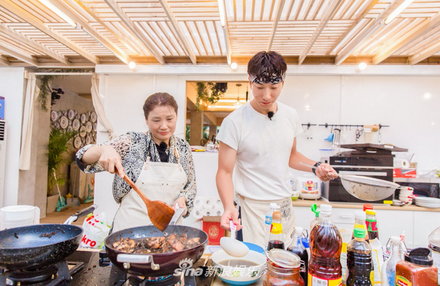 《中餐厅》崔老师花式夸张亮