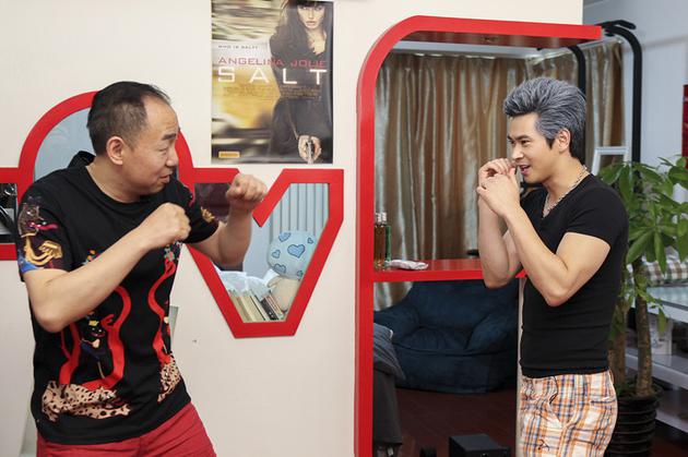 李炳渊下厨房秀十八般武艺