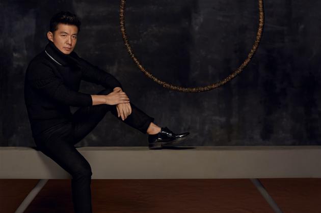 邢佳栋突显气质