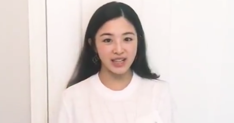 粉丝福袋张含韵为粉丝送福利