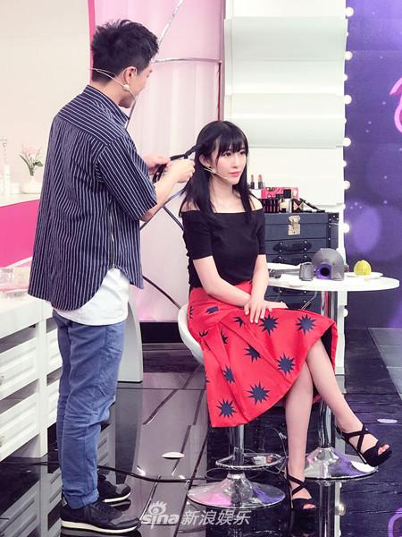 张溪芸一头长发给人印象深刻