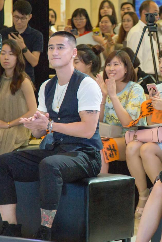 蒋劲夫分享健身秘诀 称做真实的自己最重要