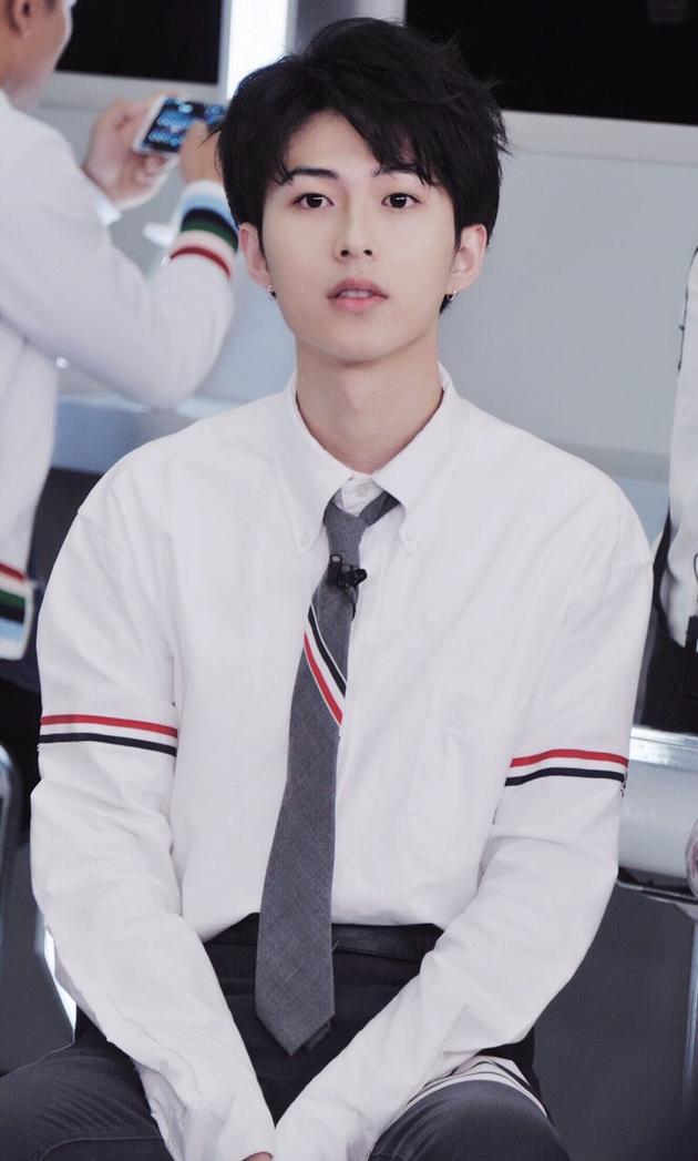 新晋小鲜肉李歌洋炫技席卷粉丝后续作品引期待