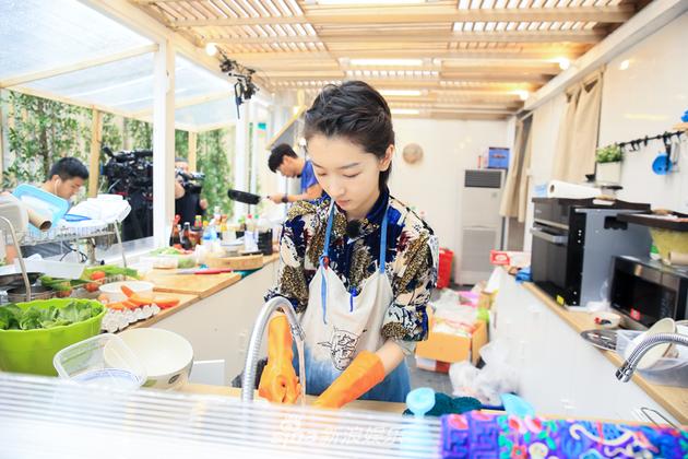 周冬雨《中餐厅》