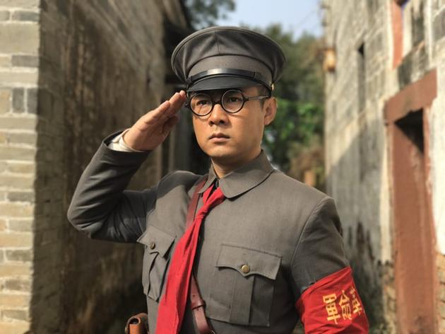 热血军旗杨涌挑战开国元勋罗荣桓一周瘦30斤