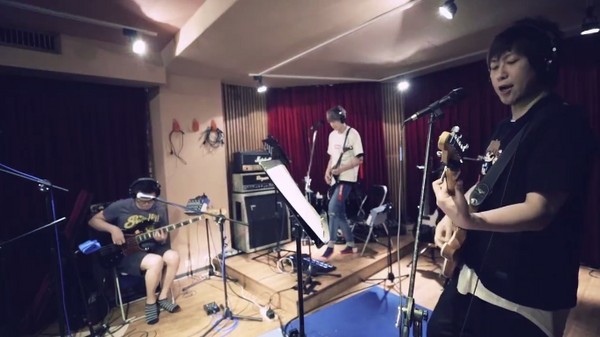 阿信为了9月份的品牌音乐派对活动另组新团