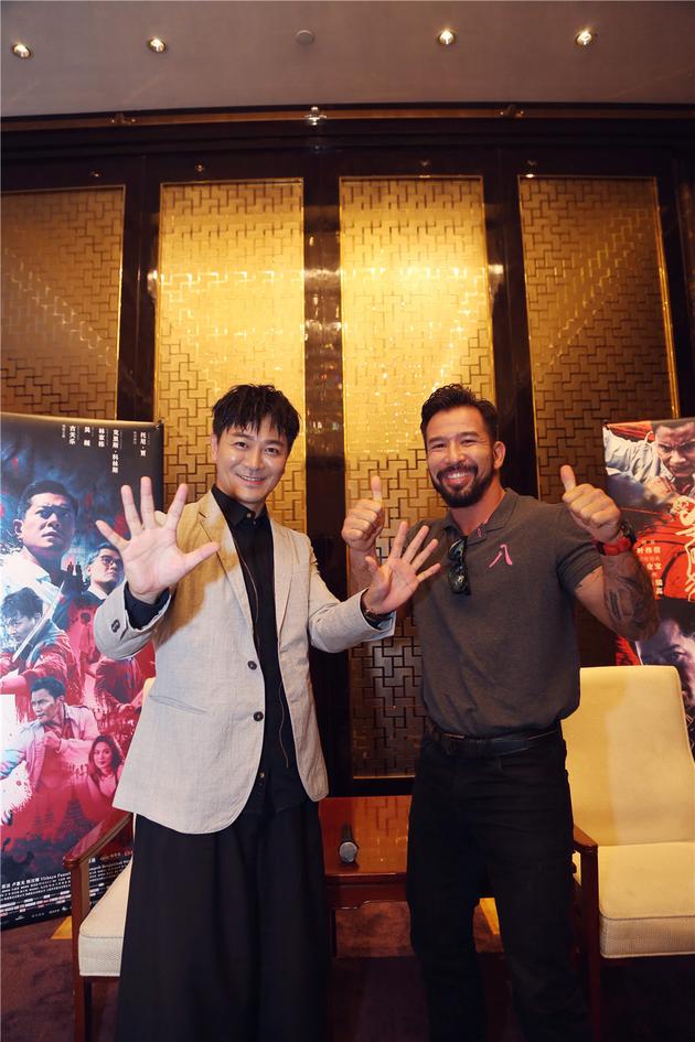 吴樾重感冒仍坚持路演心系观众 