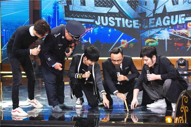 吴洪湃现场鉴定足迹