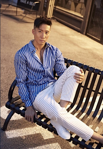 电影人质列车开机洪天照出演反派荒原狼