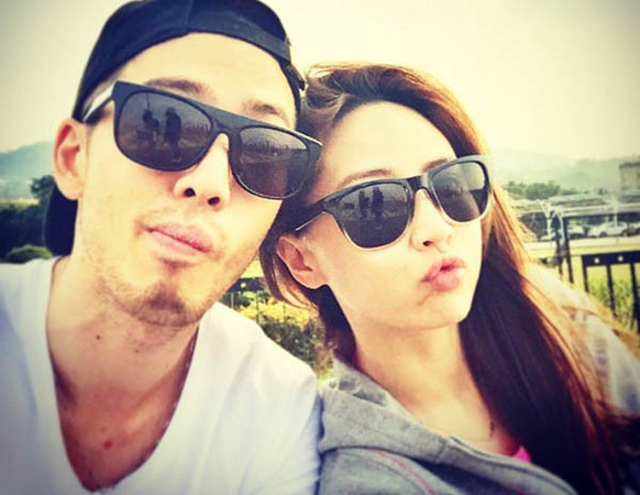 "七朵花"赖薇如分手!姐弟恋2年情断奥迪男