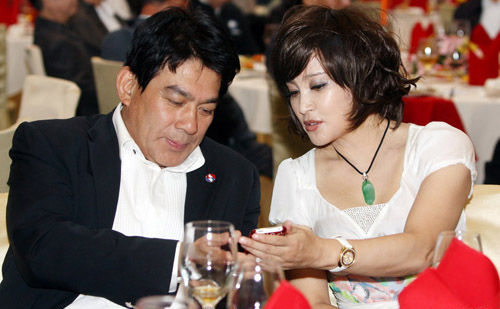 刘晓庆与朱时茂的合影