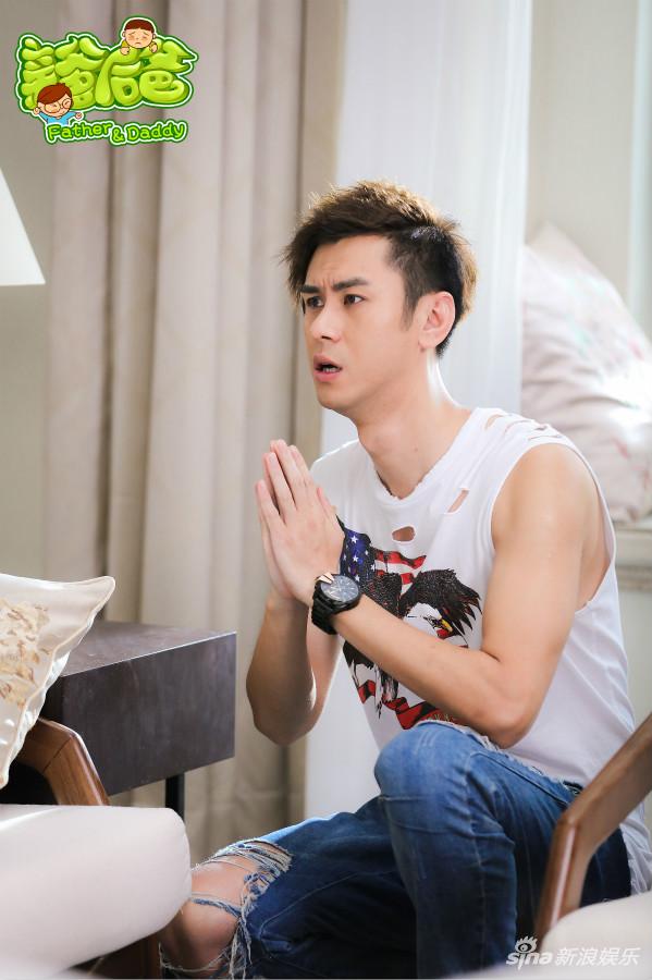 郭振迦 双手合十