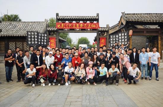 《只羡鸳鸯不羡仙》开机