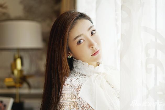 李眸侧身歪头杀