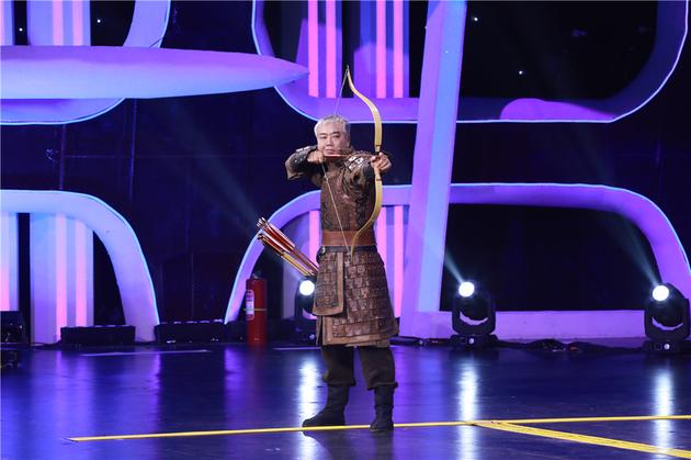 弓箭高手张晓光射箭