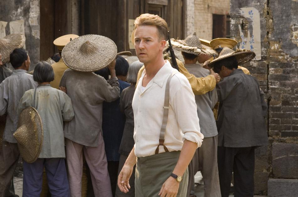 7分剧情:电影讲述了20年代一对年轻的英国夫妇来到中国乡村生活的故事