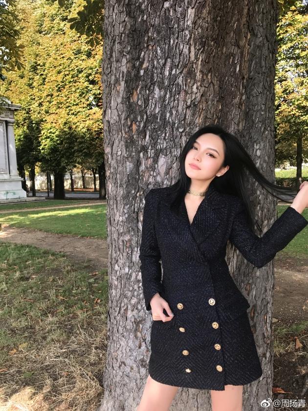 罗志祥女朋友周扬青晒新穿搭 手撩长发女人味十足|周扬青|罗志祥|微博_新浪娱乐_新浪网
