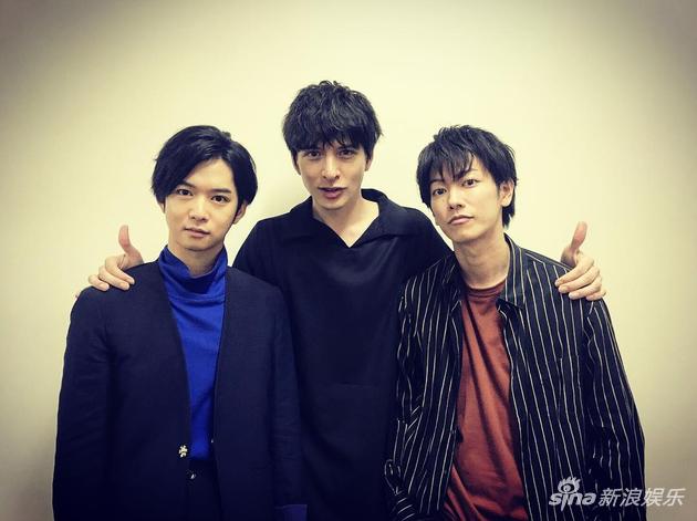 城田优晒与佐藤健千叶雄大合影粉丝大呼美男养眼 日本明星动态 娱乐新闻 娱乐吧 城田优晒与佐藤健千叶雄大合影粉丝大呼美男养眼 日本明星动态 娱乐新闻 娱乐吧